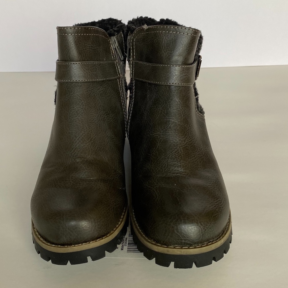 Cliffs by White Mountain ankle boots size 7.5